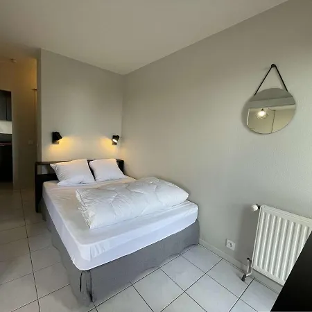 Cosy Avec Terrasse Et Piscine, Et Port A Proximite - Fr-1-246-571 *